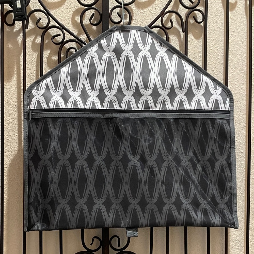 Thirty-One Hang-It-Up Pocket